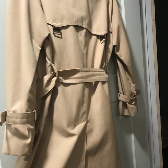 Etienne Aigner Classic Tan Trench Coat - Picture 5 of 7